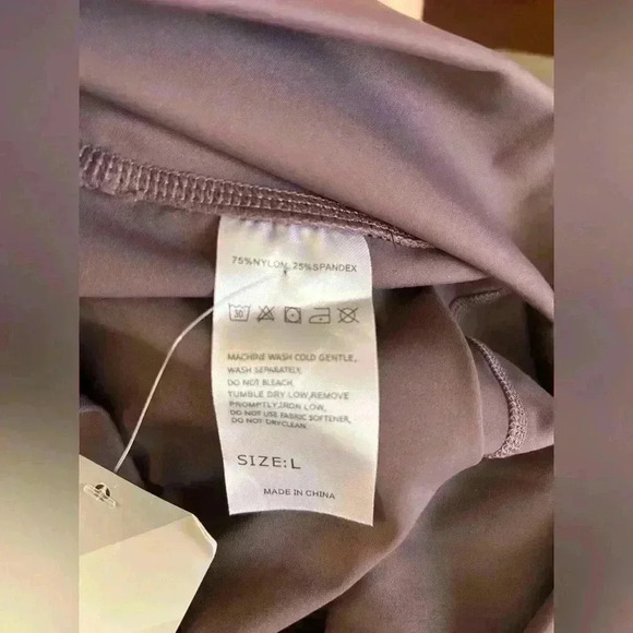 BNWT Smoothfeel Short Shorts with Pockets in Purple Size Large - Picture 10 of 11